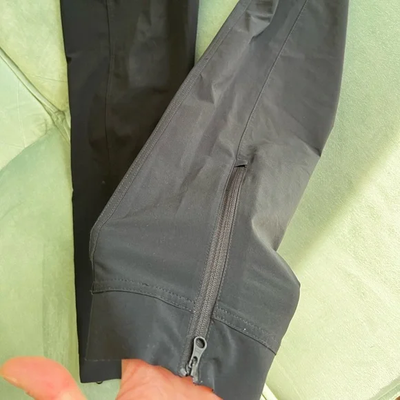 Nike Basketball Pants - Picture 3 of 4